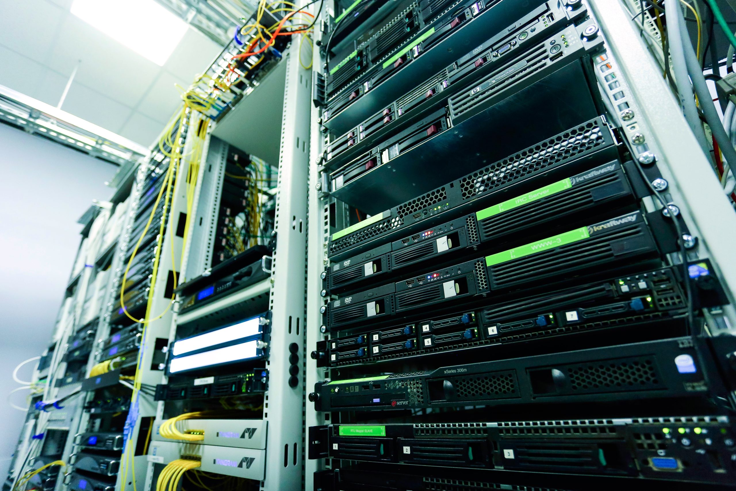 Datacenter rack & stack